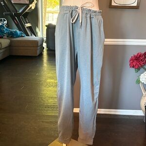 Gently used Vuori Performance Jogger Women’s Size XL